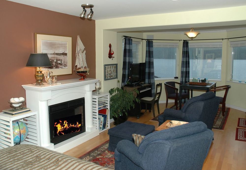 At The Shore Bed And Breakfast Sechelt Exteriör bild