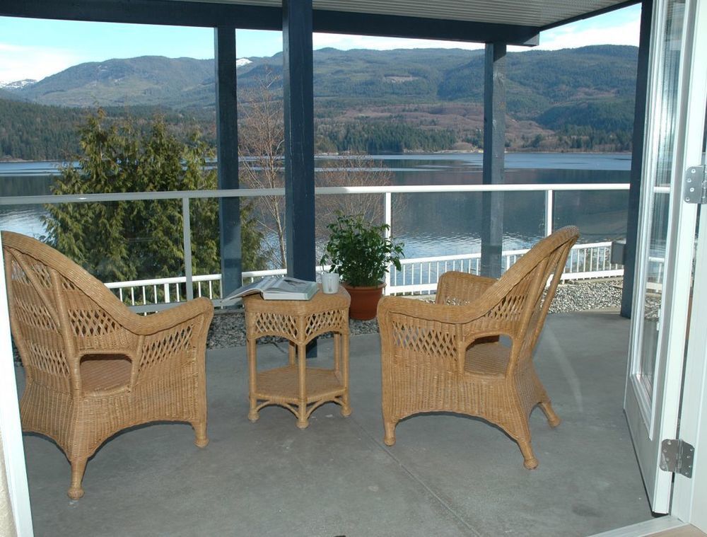 At The Shore Bed And Breakfast Sechelt Exteriör bild