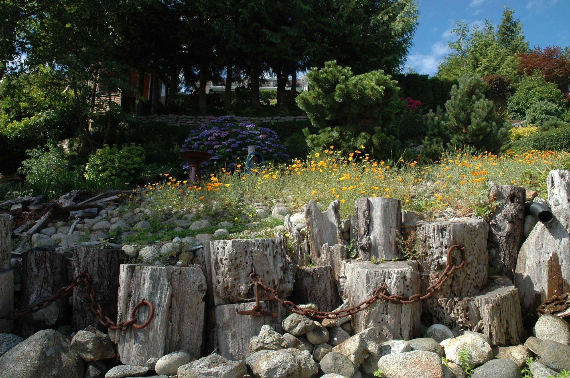 At The Shore Bed And Breakfast Sechelt Exteriör bild